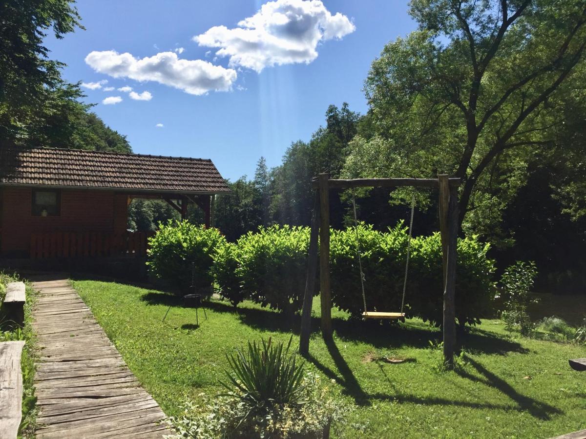 Holiday Home Radocaj สลูน ภายนอก รูปภาพ