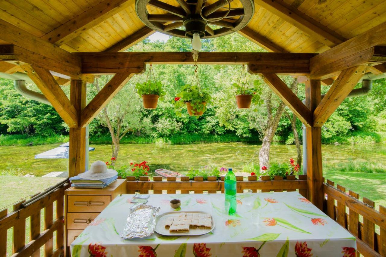 Holiday Home Radocaj สลูน ภายนอก รูปภาพ