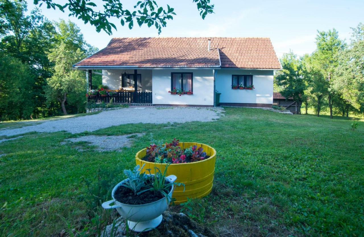 Holiday Home Radocaj สลูน ภายนอก รูปภาพ