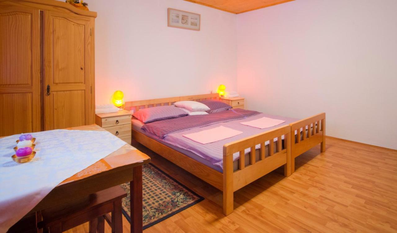 Holiday Home Radocaj สลูน ภายนอก รูปภาพ