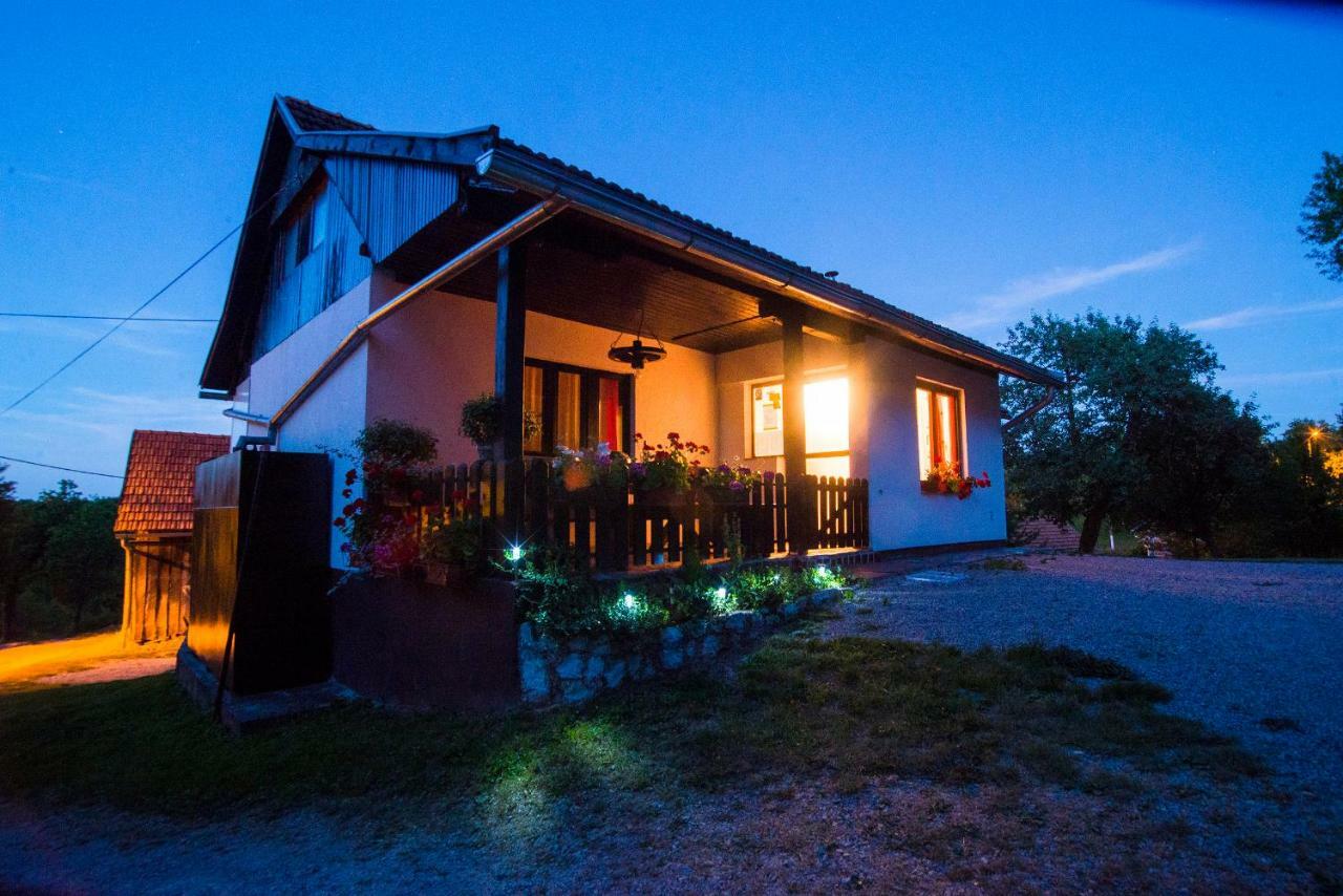Holiday Home Radocaj สลูน ภายนอก รูปภาพ
