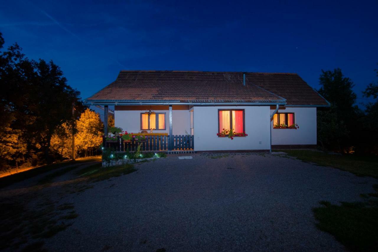 Holiday Home Radocaj สลูน ภายนอก รูปภาพ
